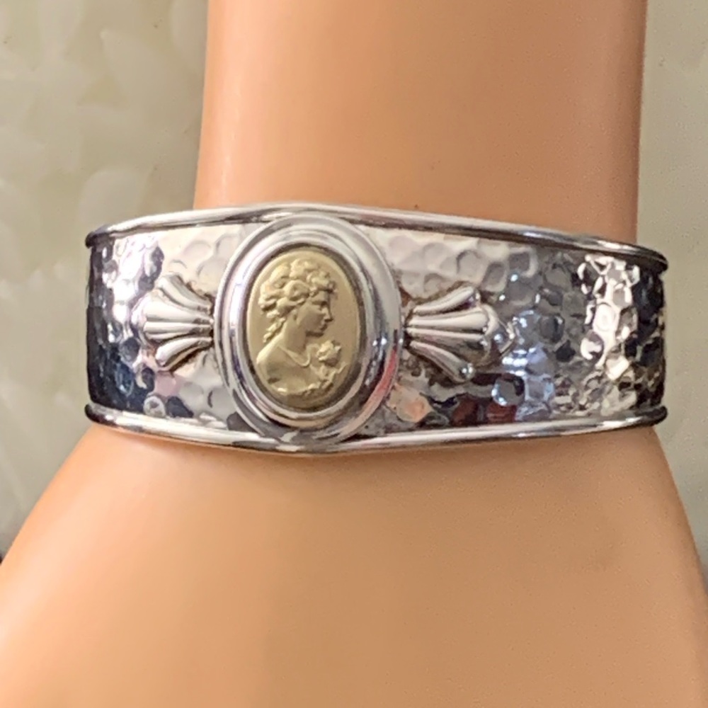 925 Sterling Silver 14K 585 Gold Profile bust cameo Hammered Cuff Bracelet Italy